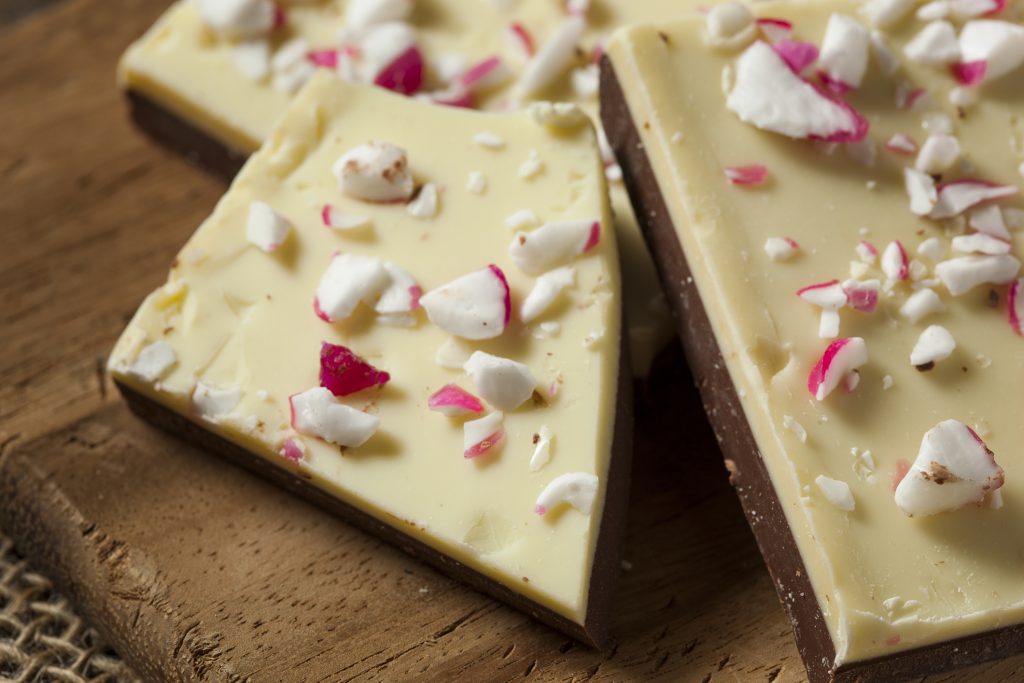 Tastes Like Christmas: Easy Peppermint Bark Recipe